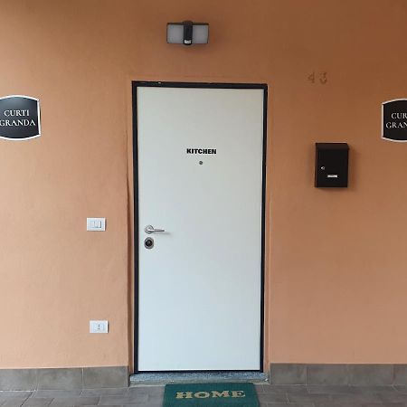 Curti Granda Hotel Rescaldina Bagian luar foto