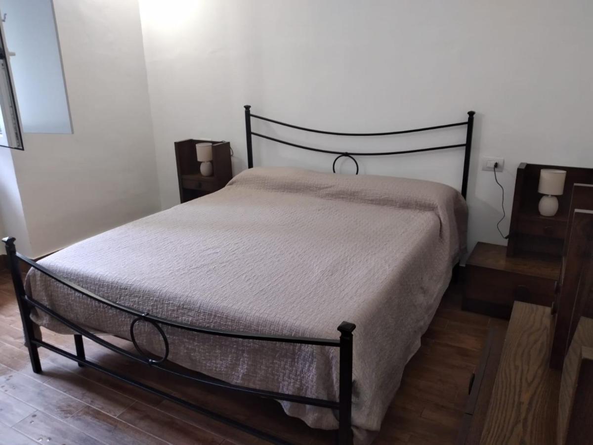Curti Granda Hotel Rescaldina Bagian luar foto