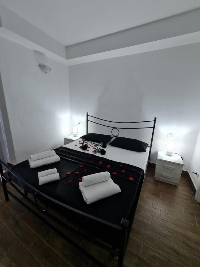 Curti Granda Hotel Rescaldina Bagian luar foto