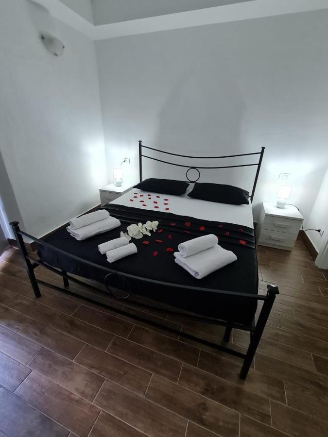 Curti Granda Hotel Rescaldina Bagian luar foto