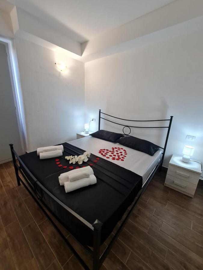Curti Granda Hotel Rescaldina Bagian luar foto