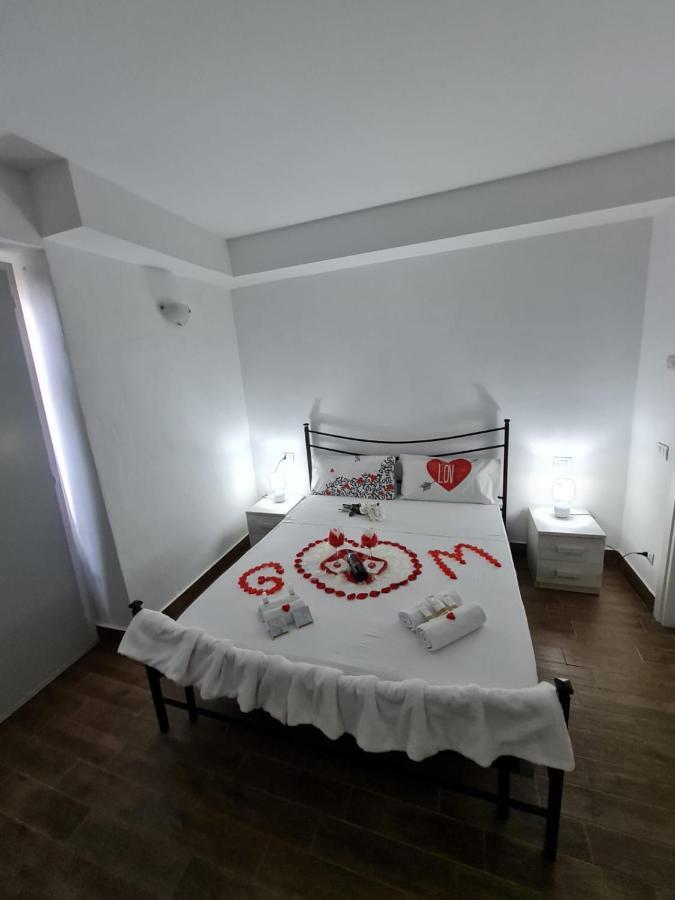 Curti Granda Hotel Rescaldina Bagian luar foto